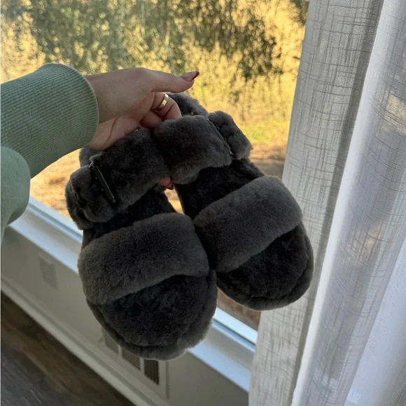 UGG Fuzz Yeah Sheepskin Double Strap Grey Slip On Slides Sandals Women’s 9 - Picture 5 of 7